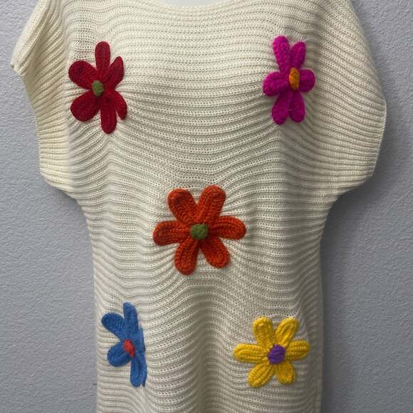 womens acrylic knit top vibrant floral embroidery short - Picture 2 of 3